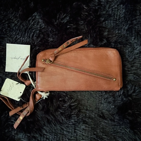 NWT free people wristlet wallet - Picture 3 of 6
